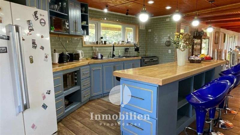 Casa con vista al Volcán 3D/2B y 2 cabañas - Llanquihue