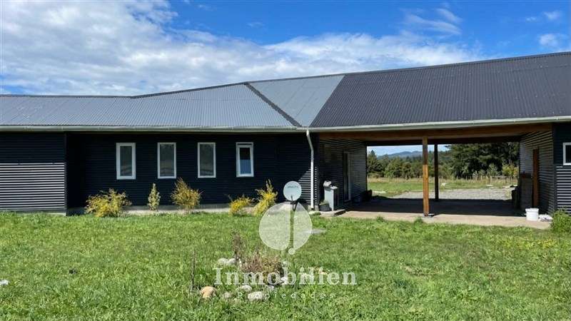 Casa con vista al Volcán 3D/2B y 2 cabañas - Llanquihue