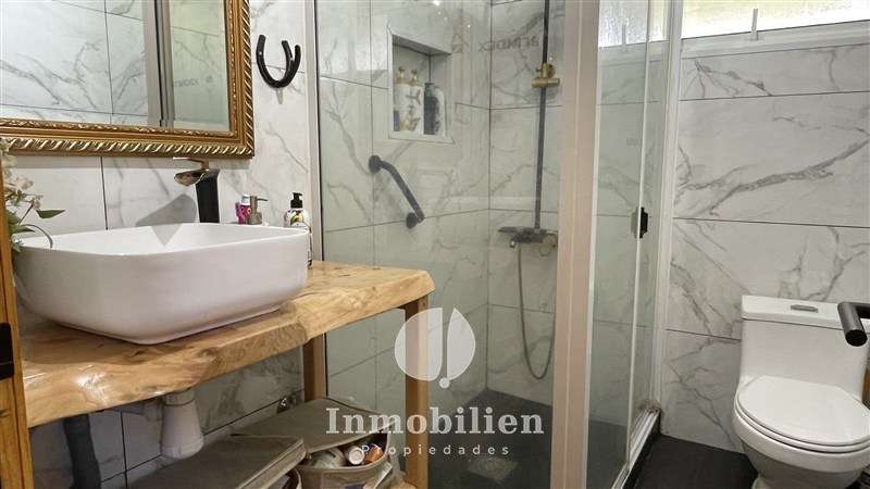 Casa con vista al Volcán 3D/2B y 2 cabañas - Llanquihue