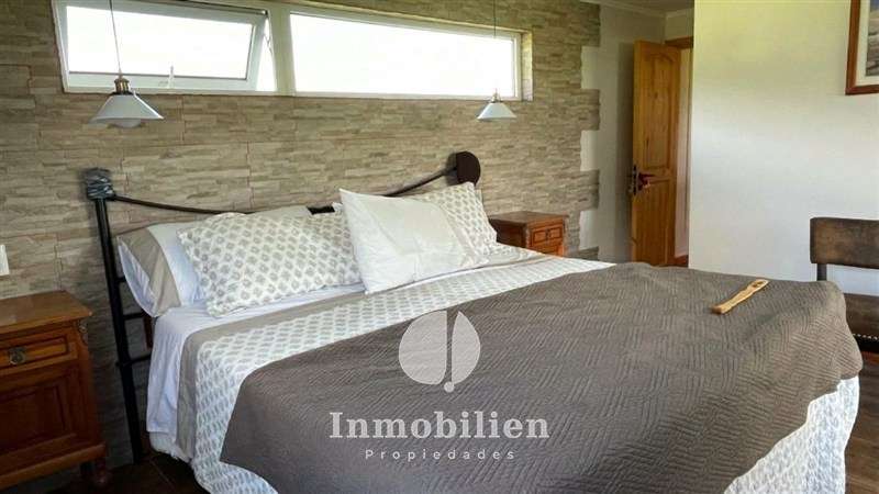 Casa con vista al Volcán 3D/2B y 2 cabañas - Llanquihue