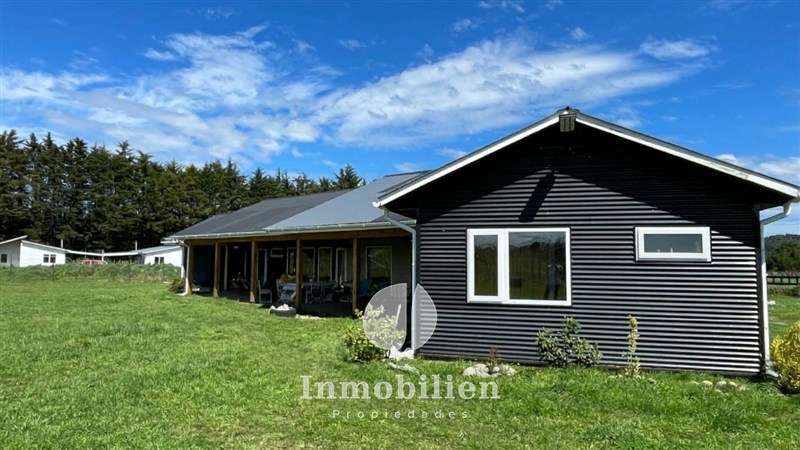 Casa con vista al Volcán 3D/2B y 2 cabañas - Llanquihue