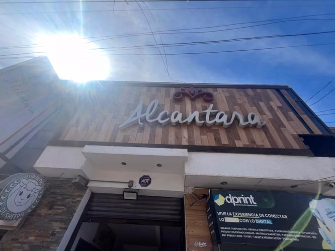 SE ARRIENDA LOCAL COMERCIAL CENTRO ANTOFAGASTA - PATIO ALCANTARA