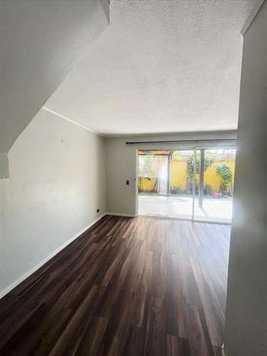 Casa en arriendo de 3 dorm. 2 baños en Cerrillos