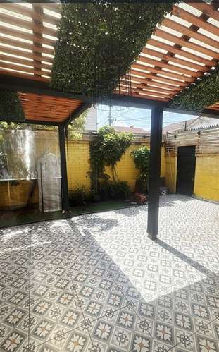Casa en arriendo de 3 dorm. 2 baños en Cerrillos