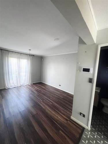 Casa en arriendo de 3 dorm. 2 baños en Cerrillos