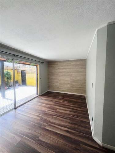 Casa en arriendo de 3 dorm. 2 baños en Cerrillos