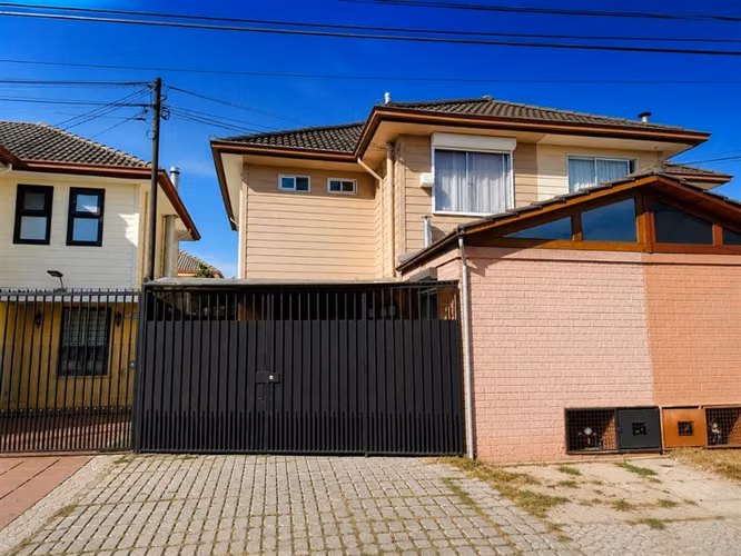 Casa en venta de 3 dorm. en Maipú