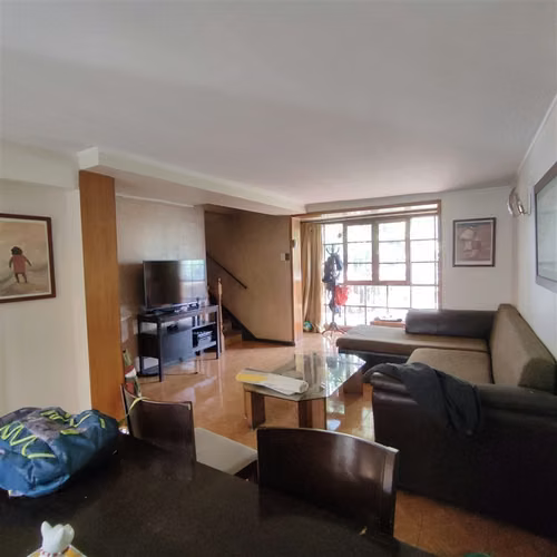 Casa en venta de 4 dorm. en Macul - Imagen 2