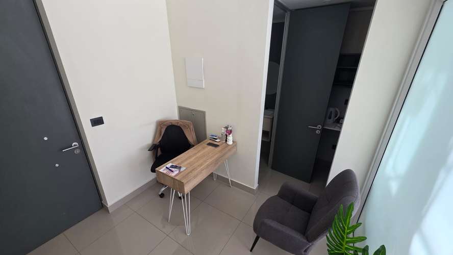ARRENDAMOS OFICINA  EN EDIFICIO CENTRO URBANO