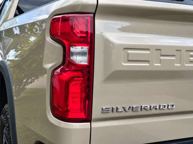 Chevrolet Silverado 6.2 ZR2 AT 4X4 2023 - Imagen 8