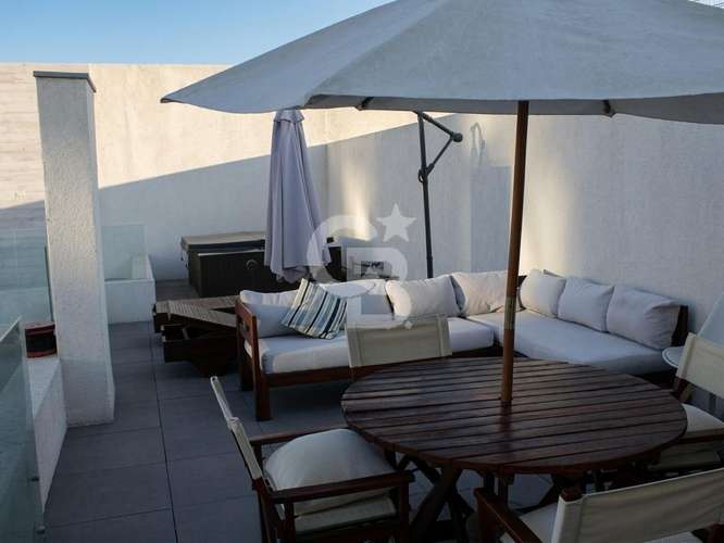 Exclusivo Departamento, terraza panorámica, conectividad - Imagen 13