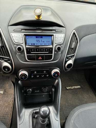 HYUNDAI NEW TUCSON GL CRDI 2.0 — 2014 - Imagen 9