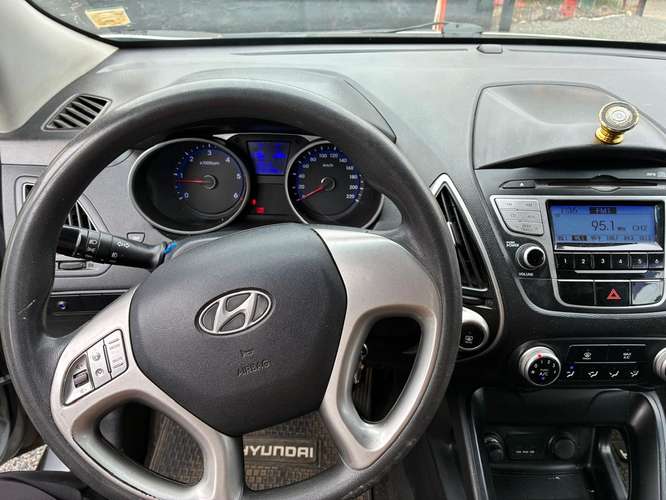 HYUNDAI NEW TUCSON GL CRDI 2.0 — 2014 - Imagen 8