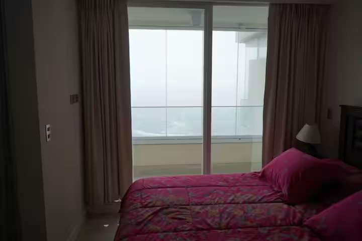ARRIENDO AÑO CORRIDO 2D 2B HERMOSA VISTA AL MAR - Imagen 7