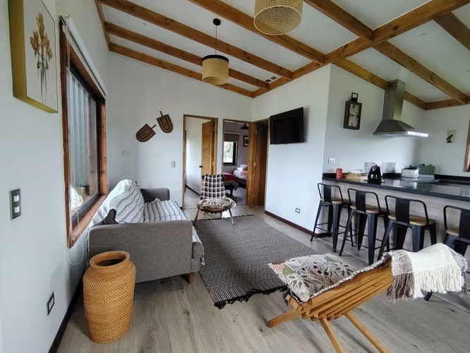 Venta Casa en Parcela 5.000 m² / 2 Dormitorios + 1 Baño / Año 2025 – Río Negro / Región de Los Lagos