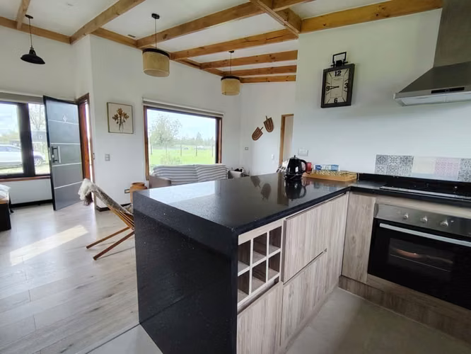 Venta Casa en Parcela 5.000 m² / 2 Dormitorios + 1 Baño / Año 2025 – Río Negro / Región de Los Lagos