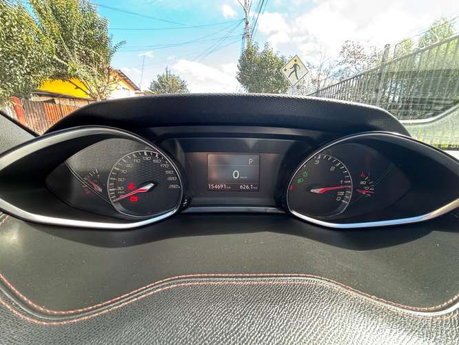 Peugeot 308 GT 2.0 diesel año 2016 impecable