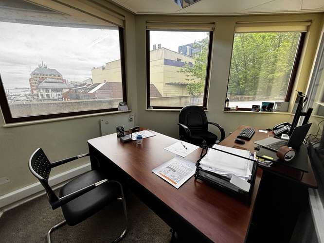 Espacio de Trabajo con Excelente Conectividad (186118) - Imagen 7