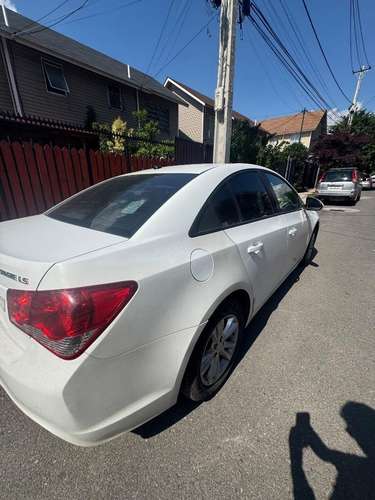 Chevrolet Cruze Full Ls Automático Sedan 1.8 cc - Imagen 3