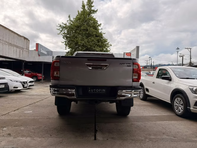 TOYOTA HILUX SR MECANICA 4X4 AÑO  KM UNICO DUEÑO FACTURABLE CON IVA