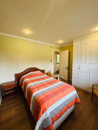 Moderna Casa con Excelente Conectividad (186126) - Imagen 8