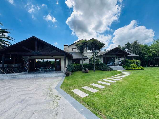 Moderna Casa con Excelente Conectividad (186126) - Imagen 11