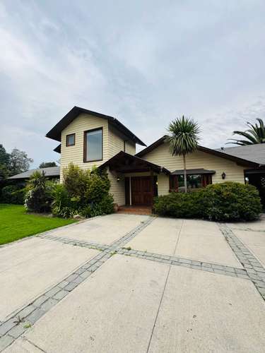 Moderna Casa con Excelente Conectividad (186126) - Imagen 7