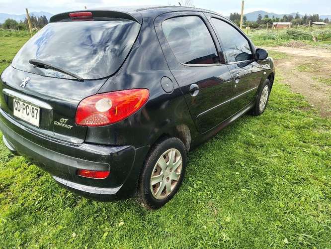 Peugeot 207 año 2010