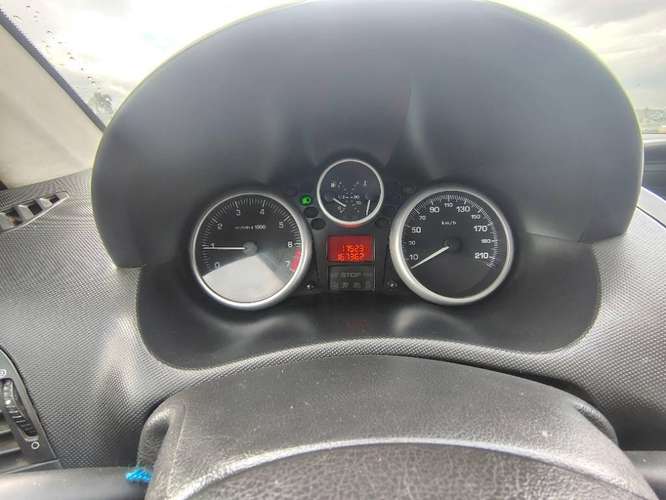 Peugeot 207 año 2010