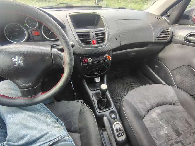 Peugeot 207 año 2010