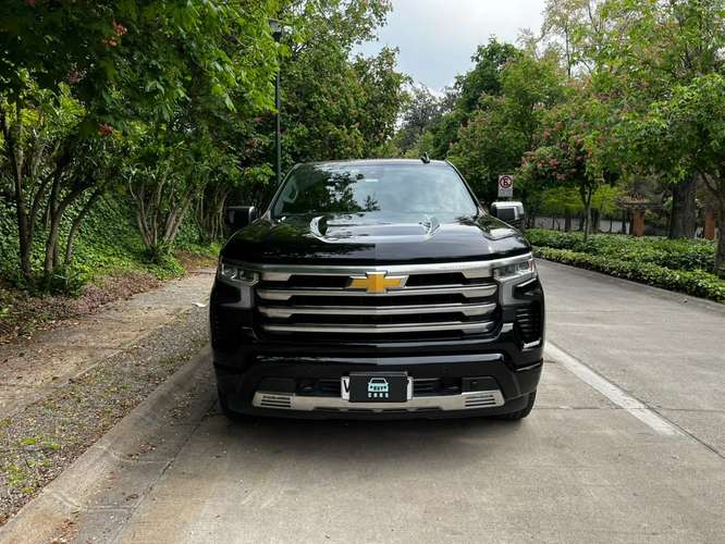 Chevrolet Silverado High Country 3.0L Diésel AT 4x4 año 2025 - Imagen 5