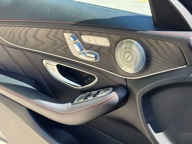 MERCEDES-BENZ C 43 AMG 2018 - Imagen 17