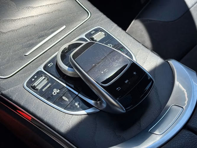 MERCEDES-BENZ C 43 AMG 2018 - Imagen 10