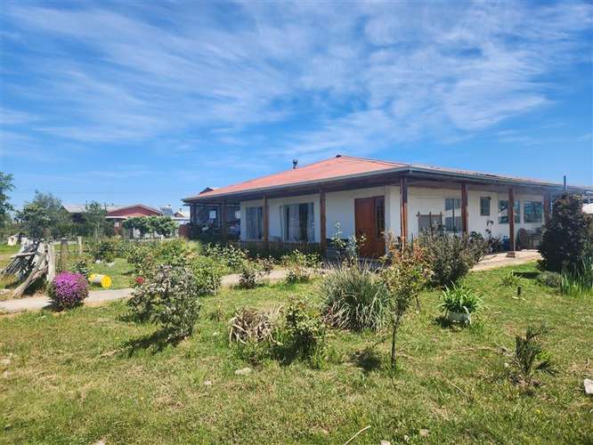 Casa en arriendo 2 dorm. 2 baños en Molina