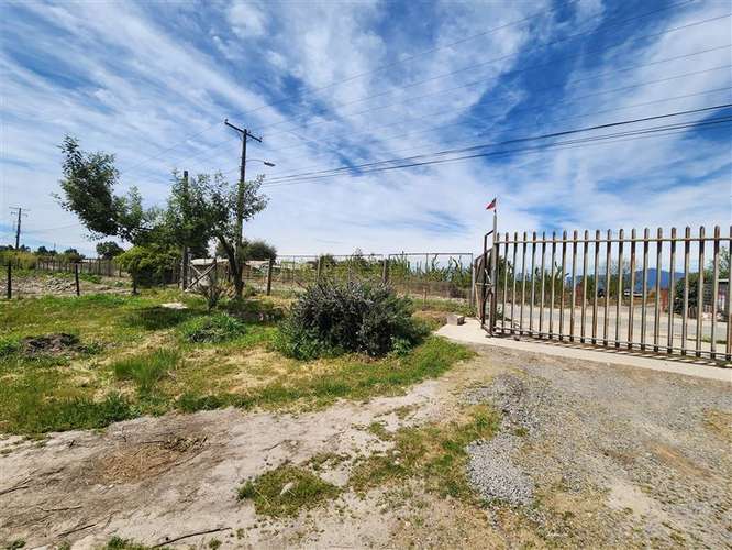 Casa en arriendo 2 dorm. 2 baños en Molina