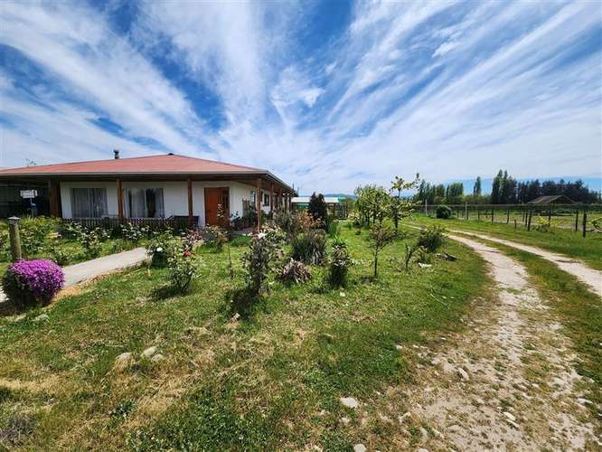 Casa en arriendo 2 dorm. 2 baños en Molina