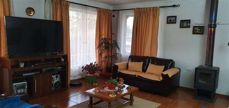 Casa en arriendo 2 dorm. 2 baños en Molina