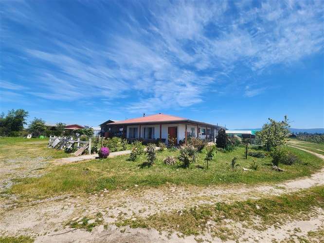 Casa en arriendo 2 dorm. 2 baños en Molina