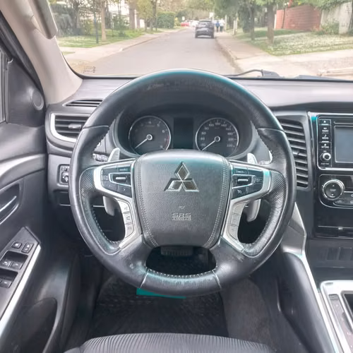 MITSUBISHI MONTERO SPORT AT AÑO 2019 FULL EQUIPO - Imagen 16