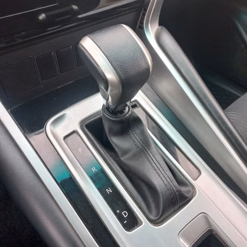 MITSUBISHI MONTERO SPORT AT AÑO 2019 FULL EQUIPO - Imagen 18