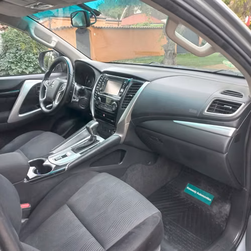 MITSUBISHI MONTERO SPORT AT AÑO 2019 FULL EQUIPO - Imagen 14