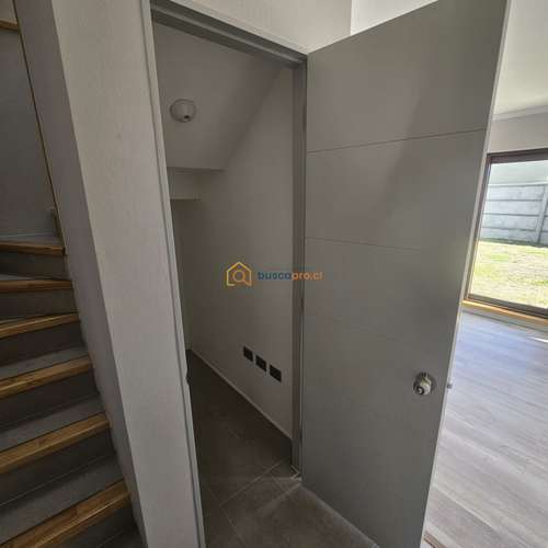 Casa en arriendo c/ estacionamiento en Lomas de San Andrés