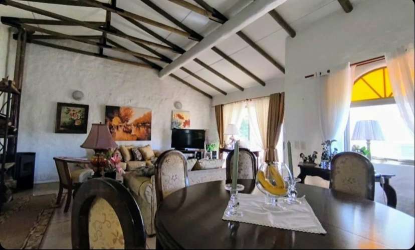 SE VENDE HERMOSA CASA ESTILO MEDITERRÁNEO
