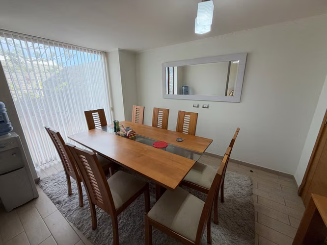 Arriendo exclusiva casa en Costa Laguna