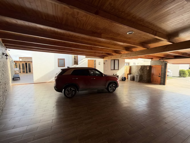 Arriendo exclusiva casa en Costa Laguna