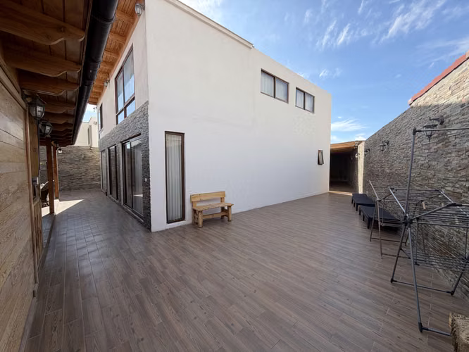 Arriendo exclusiva casa en Costa Laguna