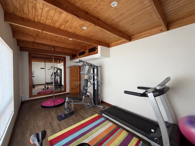 Arriendo exclusiva casa en Costa Laguna