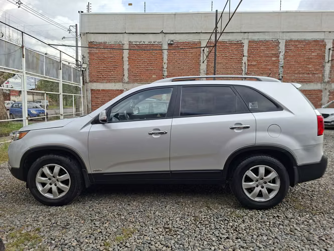 KIA SORENTO EX AWD 2012 DIESEL 1 DUEÑO - Imagen 7