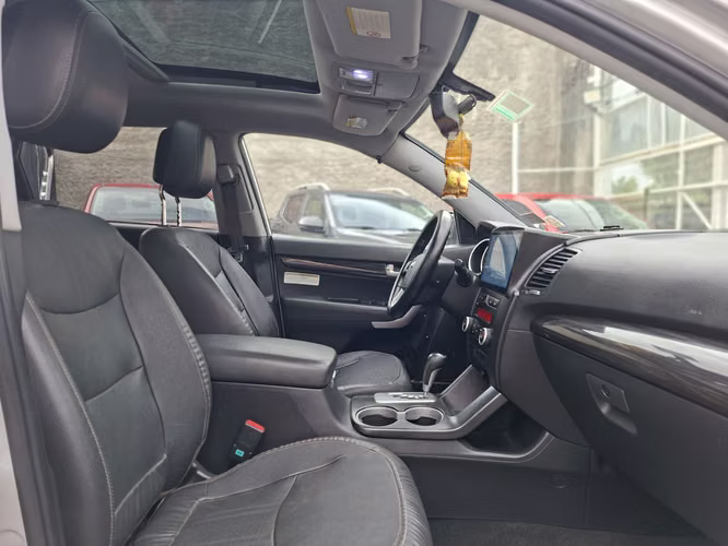 KIA SORENTO EX AWD 2012 DIESEL 1 DUEÑO - Imagen 13