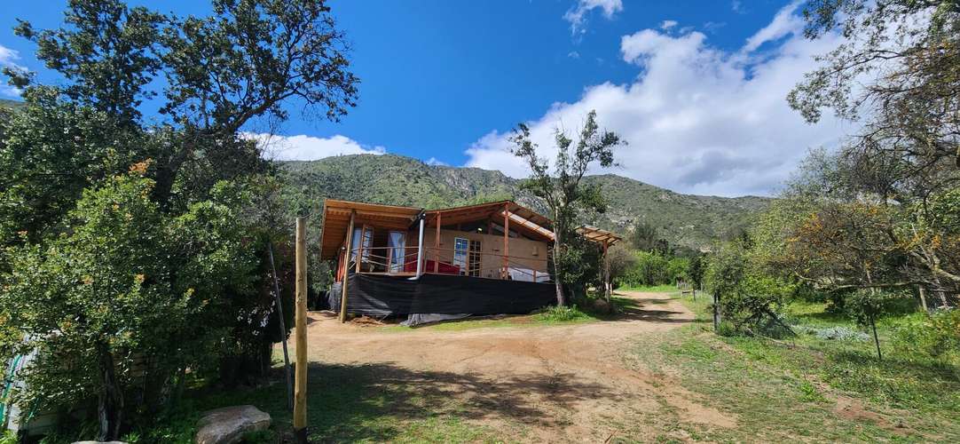 Casa 2D/2B en parcela de 6.100 m² con bosque nativo